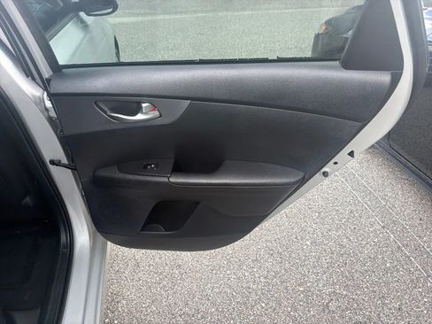 Used 2019 Kia Forte LXS FWD image 18
