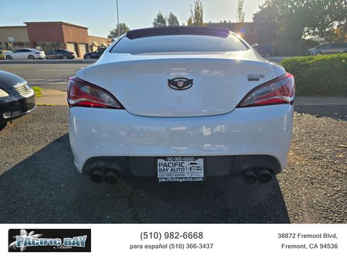 Used 2013 Hyundai Genesis 3.8 image 6
