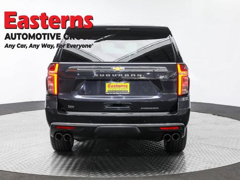 Used 2023 Chevrolet Suburban Premier image 6