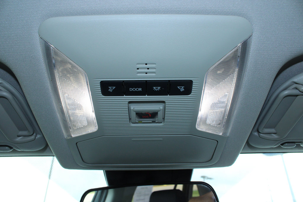 Used 2025 Toyota RAV4 XLE AWD/4WD image 27