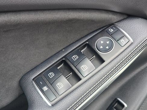 Used 2018 Mercedes-Benz GLA 250 4MATIC image 37
