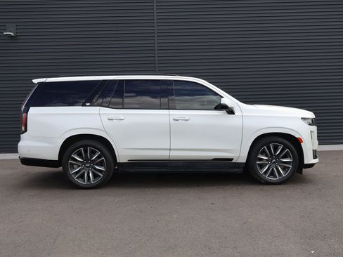 Used 2022 Cadillac Escalade Sport Platinum AWD/4WD image 5