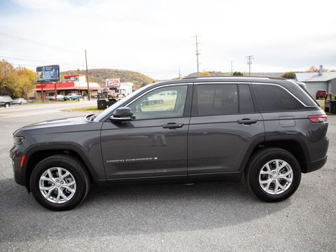 Used 2023 Jeep Grand Cherokee Limited image 7