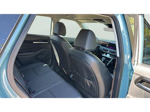 Used 2024 Kia Seltos EX FWD image 16