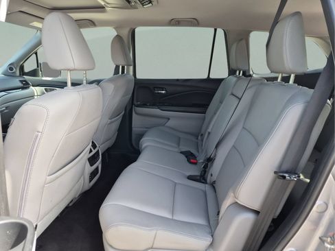 Used 2017 Honda Pilot Touring image 19