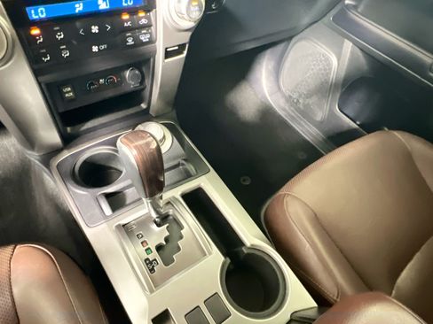 Used 2018 Toyota 4Runner Limited AWD/4WD image 25