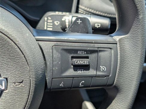 Used 2024 Nissan Rogue S AWD/4WD image 21
