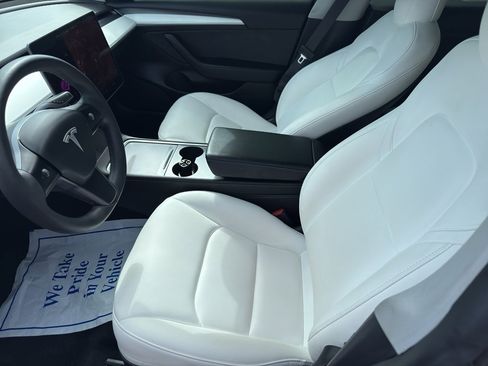 Used 2021 Tesla Model 3 Performance image 4