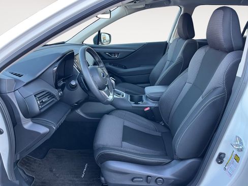 Used 2024 Subaru Outback Premium image 9