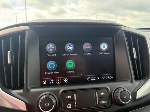 Used 2023 GMC Terrain SLT FWD image 17