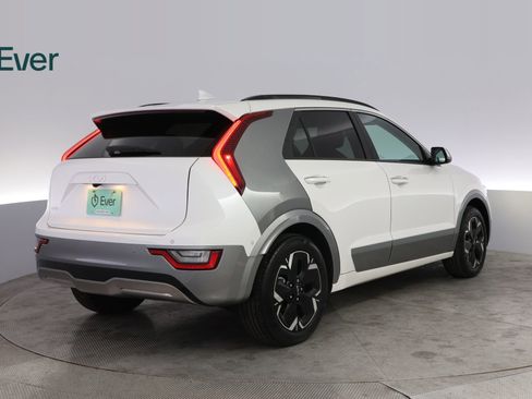 Used 2023 Kia Niro Wave FWD image 3