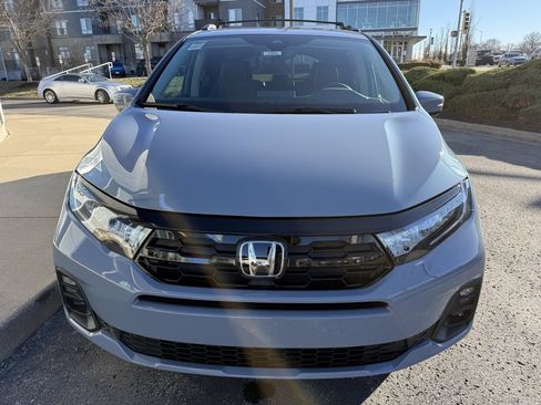 New 2026 Honda Odyssey Touring image 3
