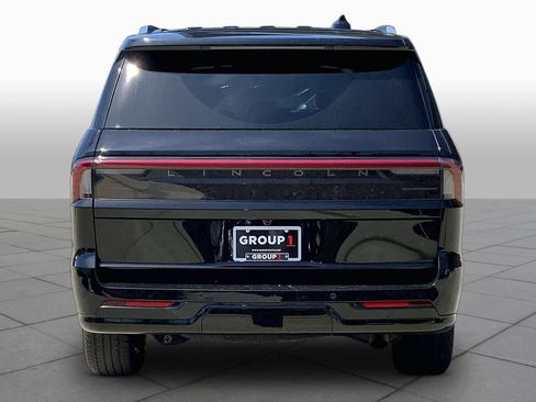 Used 2025 Lincoln Navigator Reserve AWD/4WD image 5