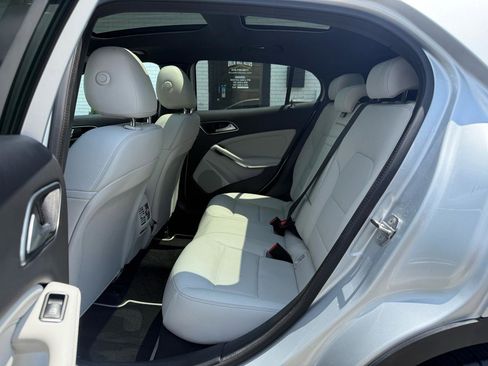 Used 2019 Mercedes-Benz GLA 250 4MATIC image 21