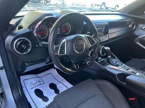 Used 2019 Chevrolet Camaro LT image 9