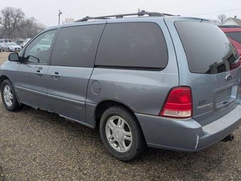 Used 2004 Ford Freestar SEL image 2