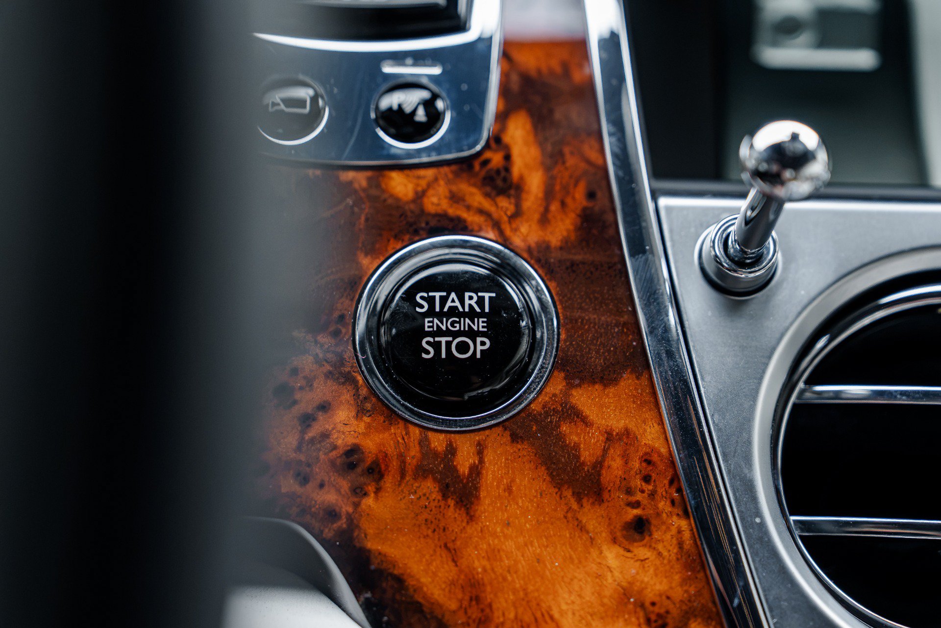 Used 2014 Rolls-Royce Wraith RWD image 37