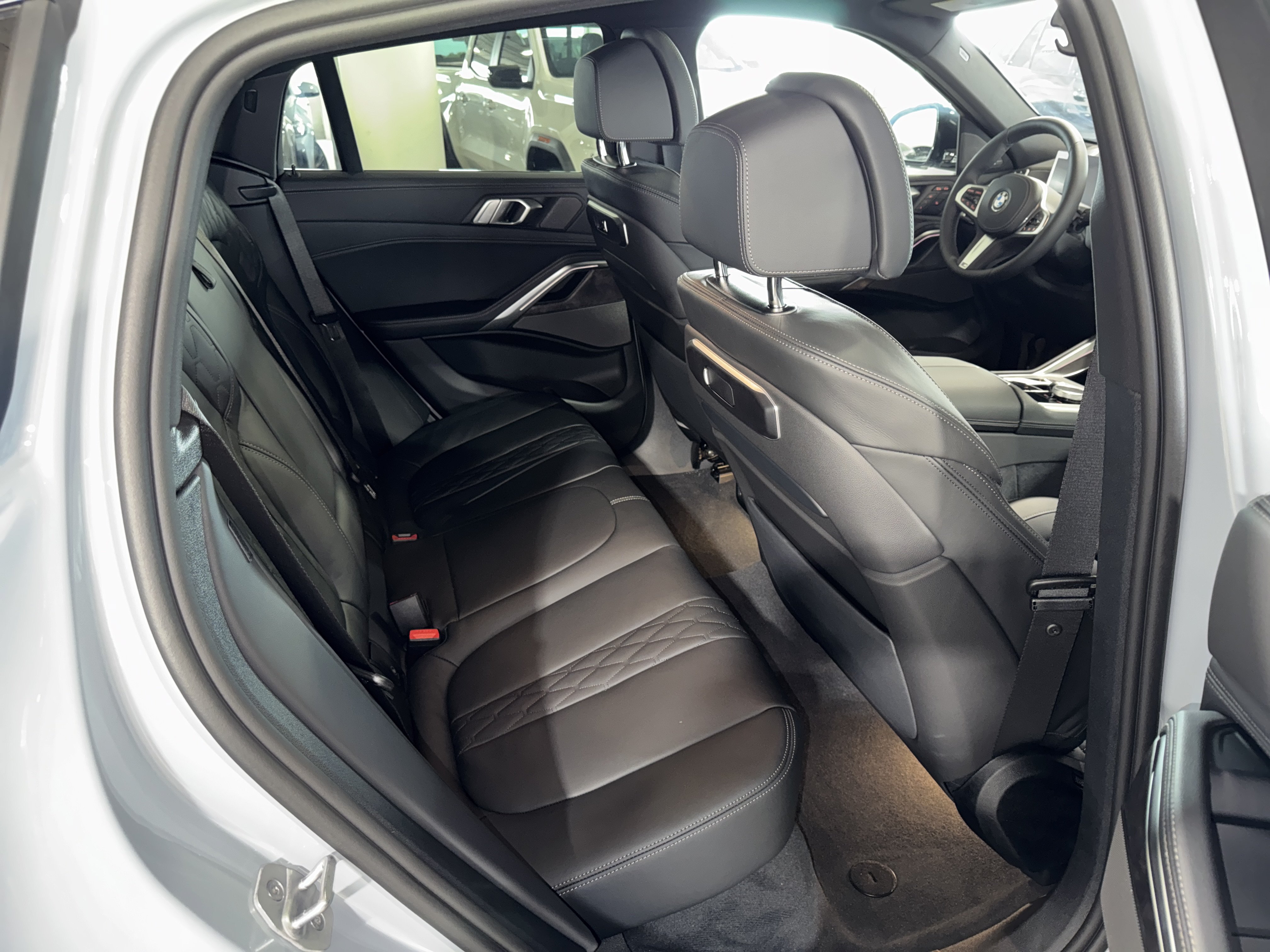 New 2027 BMW X6 xDrive40i AWD/4WD image 11