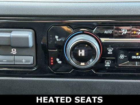 Used 2025 Chevrolet Silverado 3500 LT w/ Convenience Package image 8