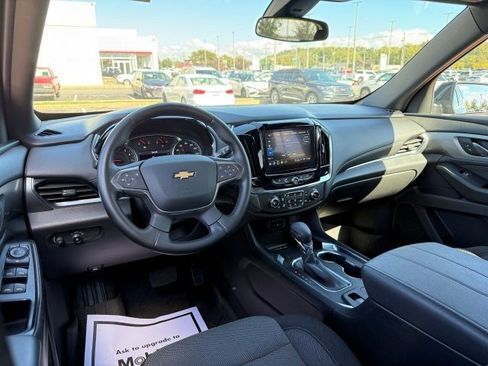 Used 2023 Chevrolet Traverse LT image 17