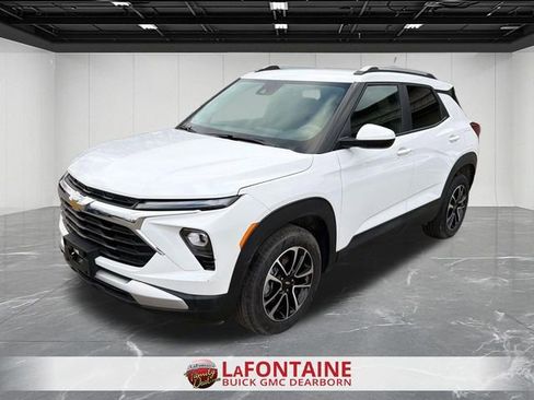 Used 2025 Chevrolet TrailBlazer LT FWD image 4