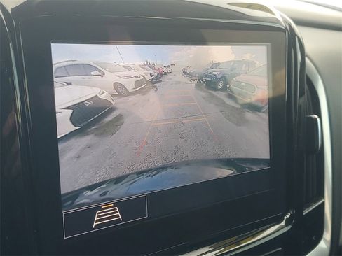 Used 2021 Chevrolet Traverse LT image 29