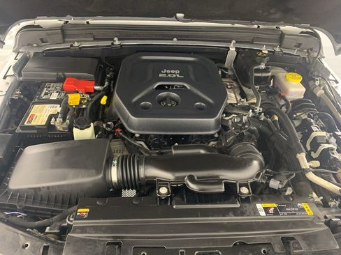 Used 2022 Jeep Wrangler Unlimited Rubicon w/ Xtreme Recon 35" Tire Package image 11