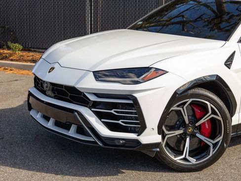 Used 2019 Lamborghini Urus image 11