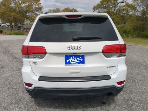 Used 2019 Jeep Grand Cherokee Laredo w/ Laredo X Package image 4