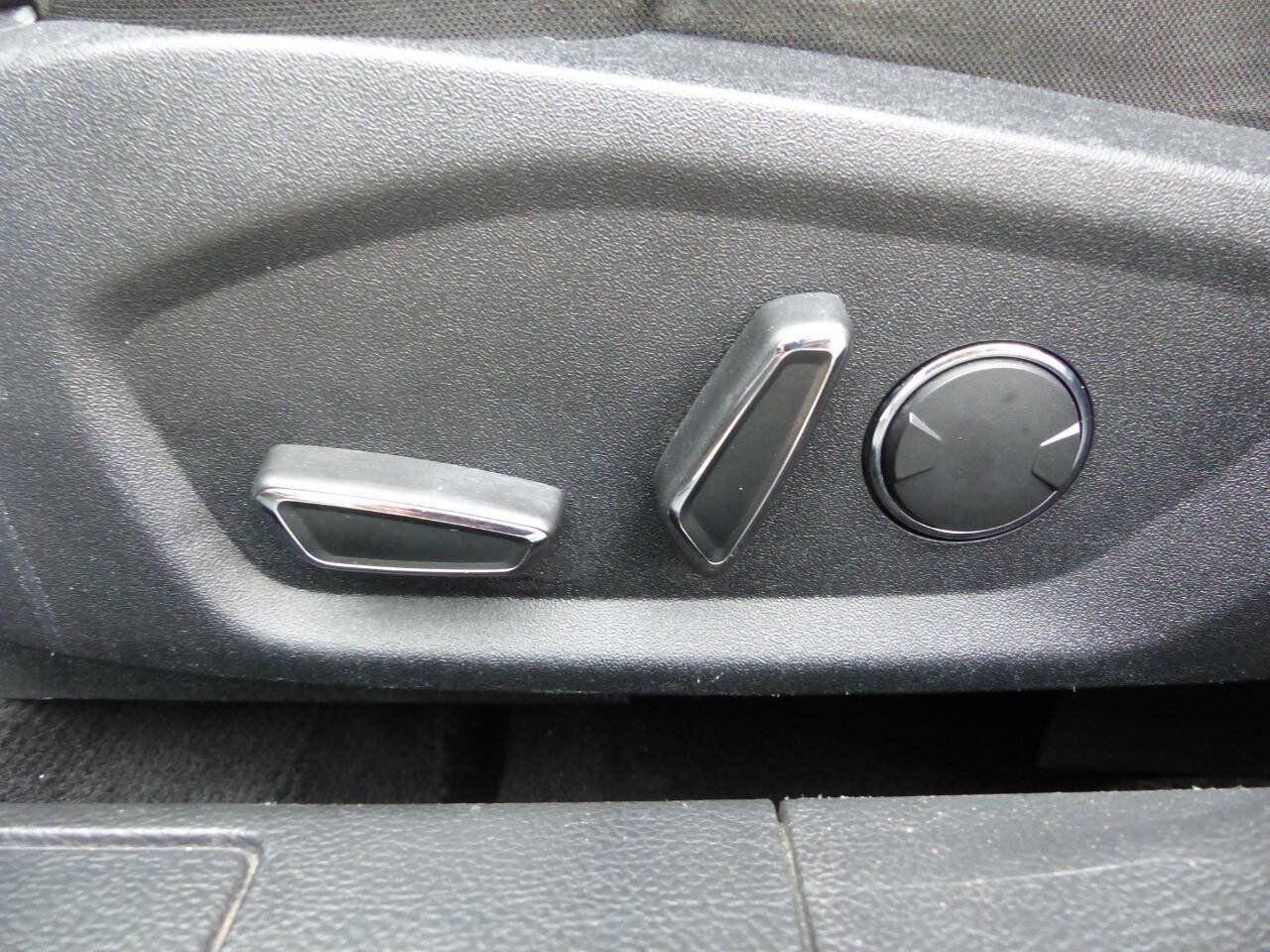 Used 2020 Ford Fusion SE FWD image 35