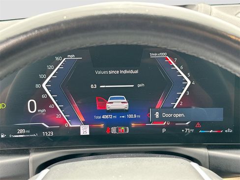 Used 2023 BMW 330i Sedan w/ Premium Package image 17