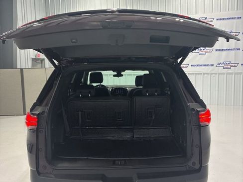 Used 2023 Chevrolet Traverse LT image 38