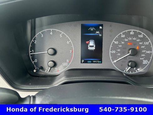 Used 2025 Toyota Corolla Cross L image 33