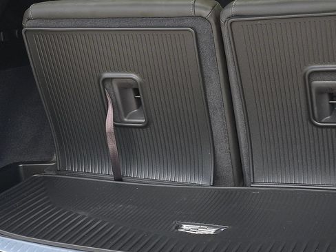 Used 2024 Cadillac XT6 Luxury w/ LPO, Floor Liner Package AWD/4WD image 8