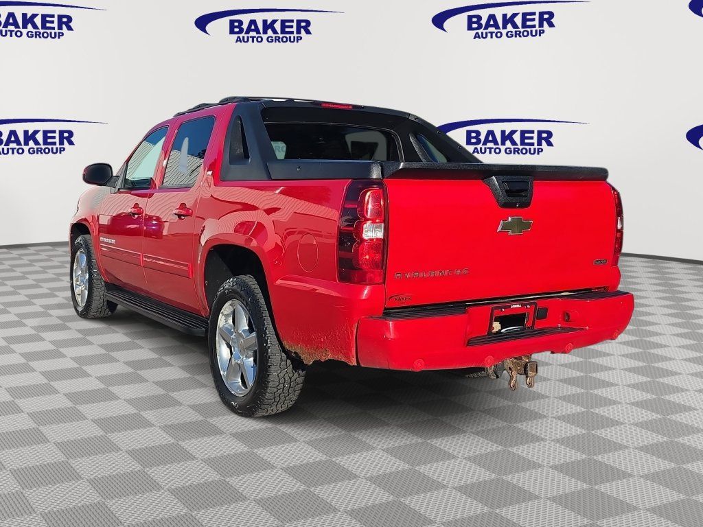 Used 2011 Chevrolet Avalanche LT AWD/4WD image 7