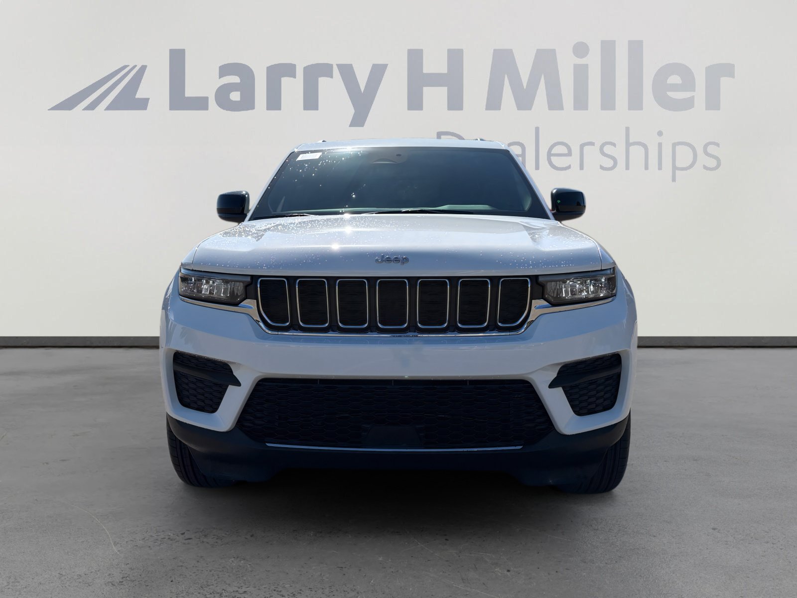 New 2026 Jeep Grand Cherokee Laredo X AWD/4WD image 9