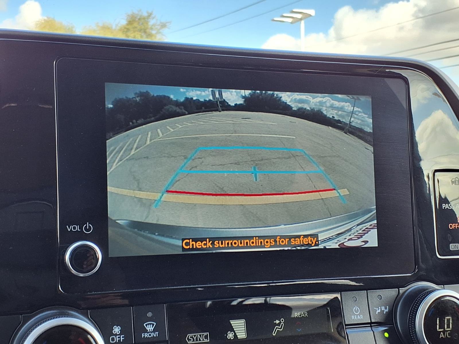 Certified 2025 Toyota Highlander LE FWD image 14