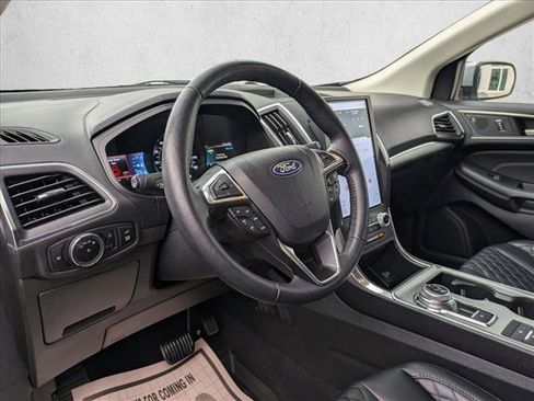 Used 2024 Ford Edge Titanium image 9
