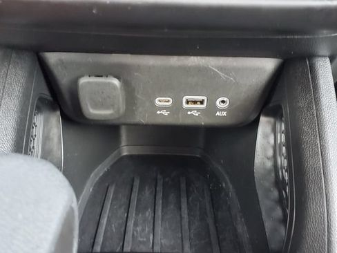 Certified 2023 Chevrolet TrailBlazer LT FWD image 30
