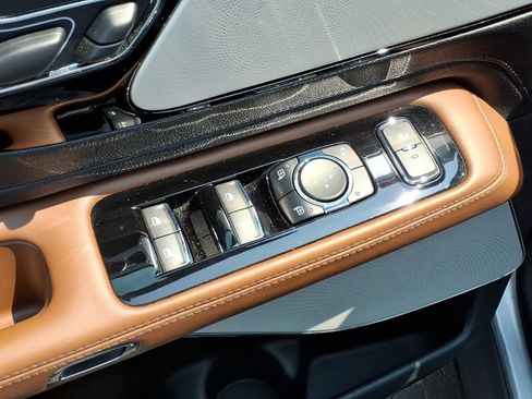 Used 2024 Lincoln Aviator Reserve w/ Equipment Group 201A AWD/4WD image 17
