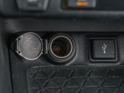 Used 2022 Toyota RAV4 XLE Premium FWD image 19