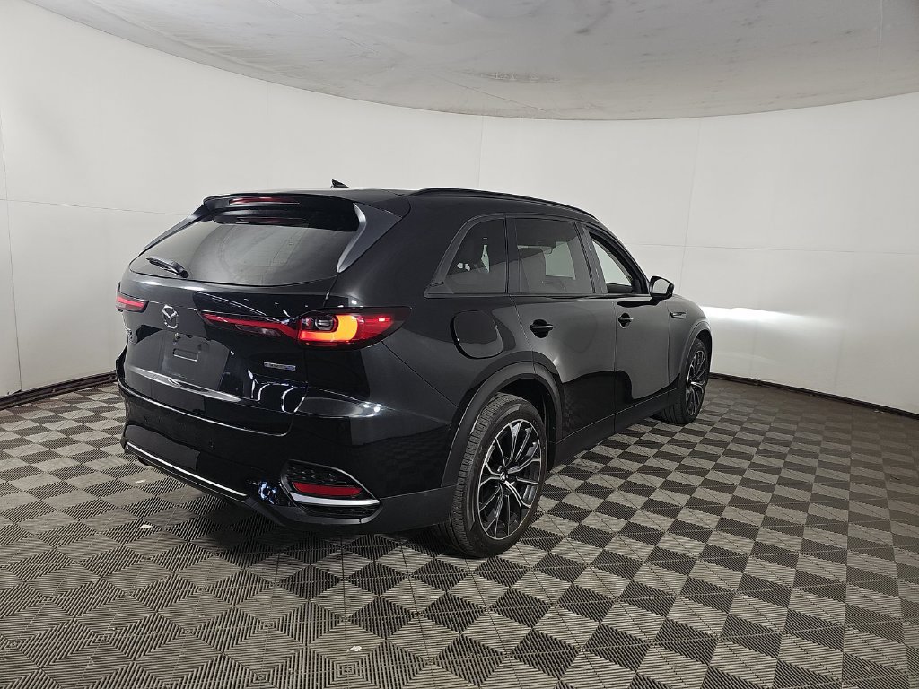 Used 2025 MAZDA CX-70 Plug-In Hybrid w/ Premium Pkg AWD/4WD image 2