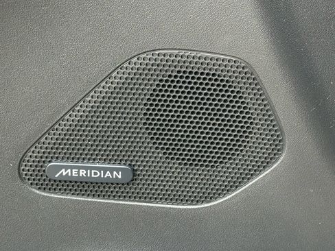 Used 2017 Jaguar F-PACE S image 38