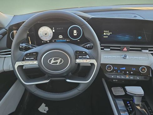 New 2026 Hyundai Elantra Limited FWD image 12