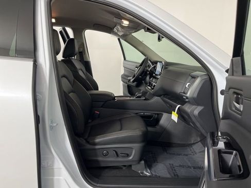 New 2025 Nissan Pathfinder SL image 41