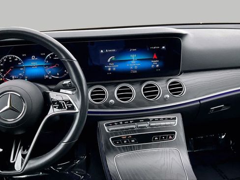 Used 2022 Mercedes-Benz E 350 4MATIC Sedan image 7