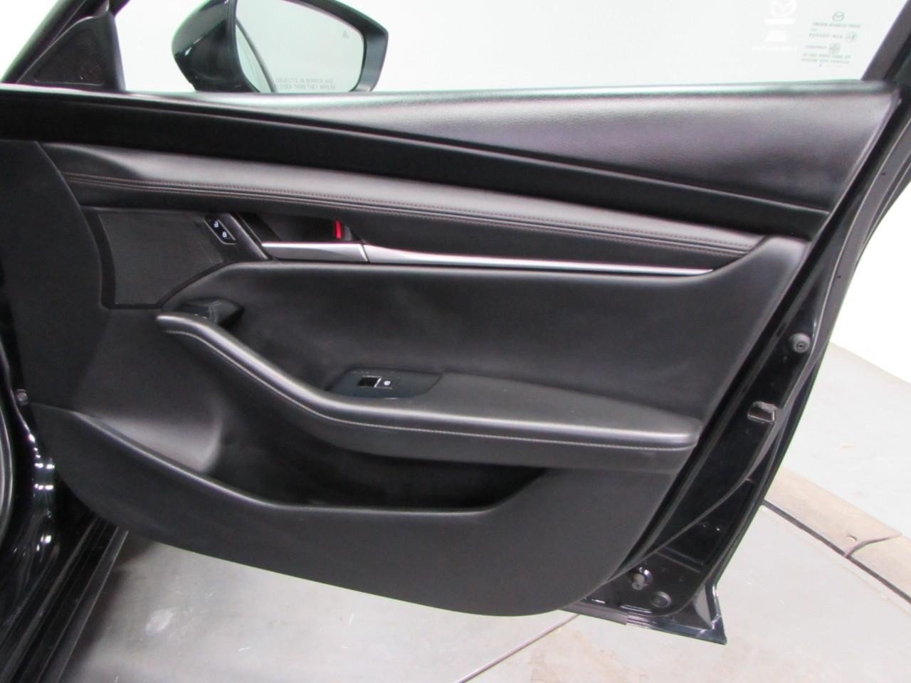 Used 2024 MAZDA MAZDA3 s FWD image 16