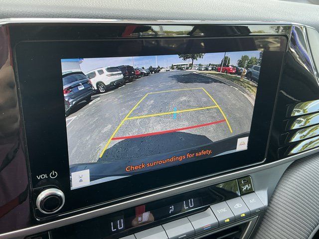 Used 2025 Toyota Camry SE FWD image 27