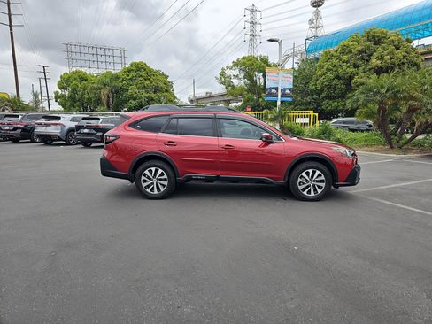 Used 2020 Subaru Outback Premium image 8