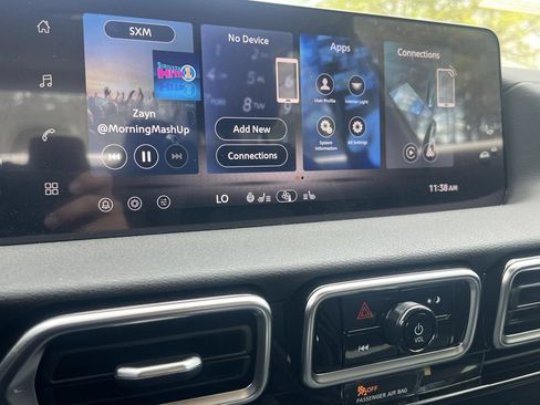 New 2026 Nissan Sentra SV w/ SV Convenience Package FWD image 5